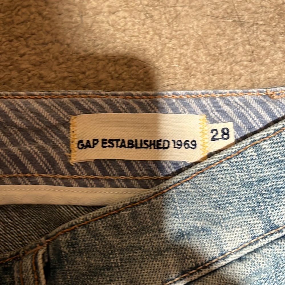 NWT Gap Jeans low rise slim straight leg opening size 28 crop distressed denim - Picture 2 of 5